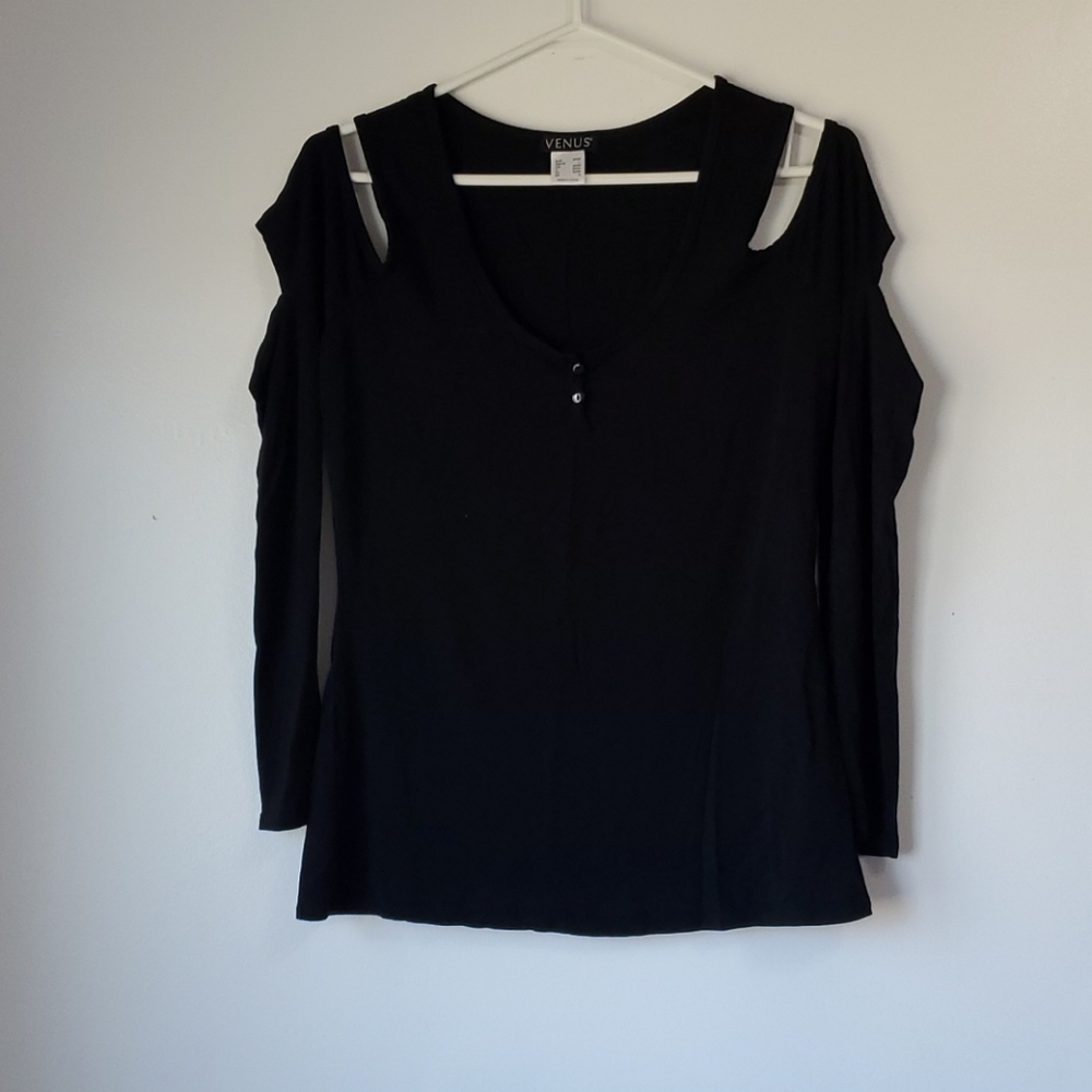 Long sleeve, cold shoulder top